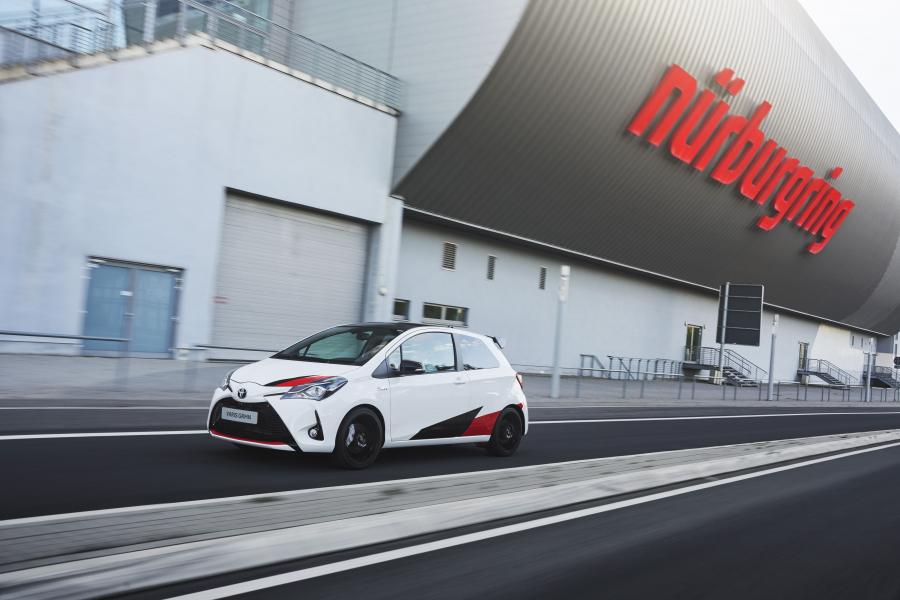  Toyota Yaris GRMN 2017 года  (фото 19 из 51)